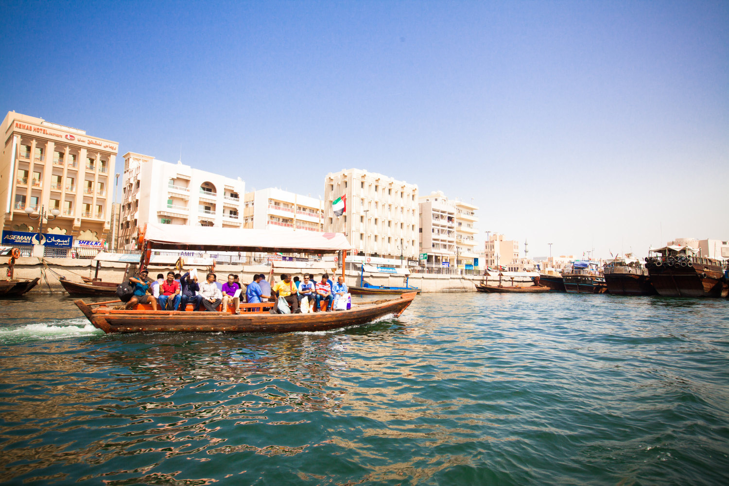 【赠迪拜河游船 棕榈岛列车 阿拉伯餐迪拜水上的士迪拜河阿布扎比迪拜